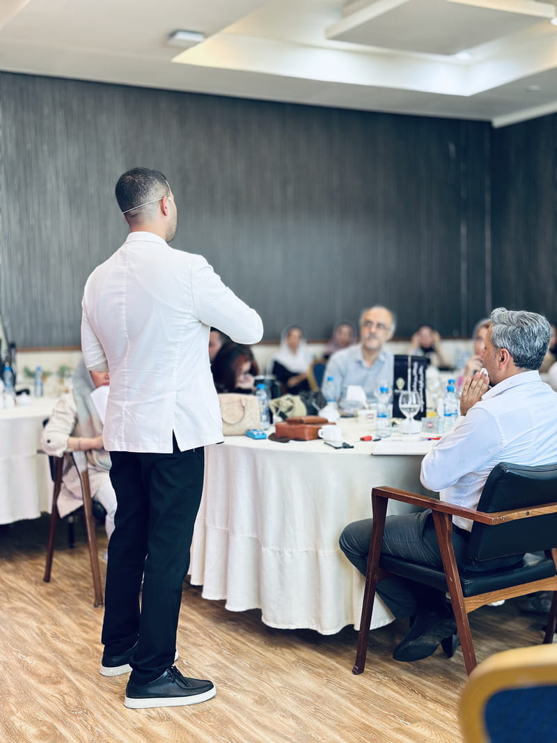 چطور اعتماد مشتری را جلب کنیم؟