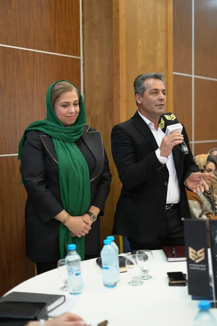 دانشپذیر کلاس دیپلمات فروش